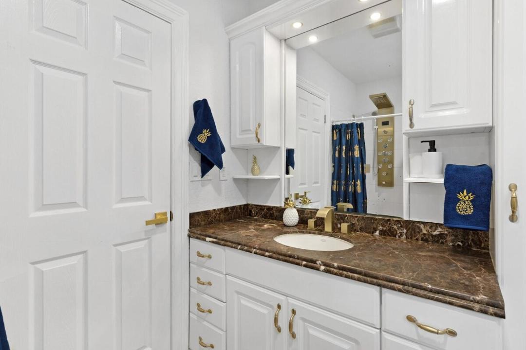 Photo of Bathroom in Parrot Cove