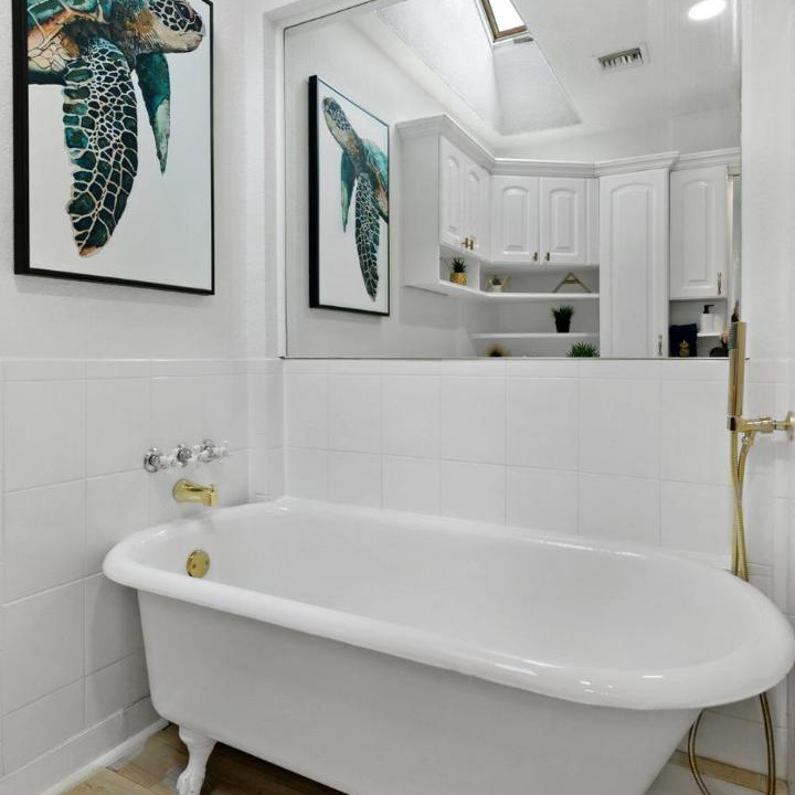 Photo of Bathroom in Parrot Cove