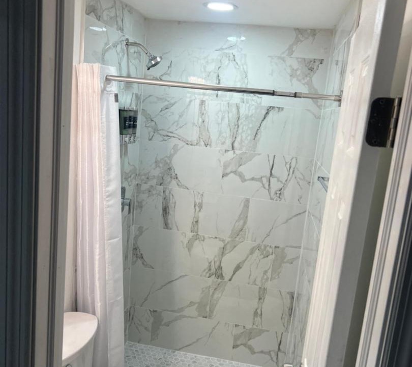 Photo of Bathroom in Aloha Gardens