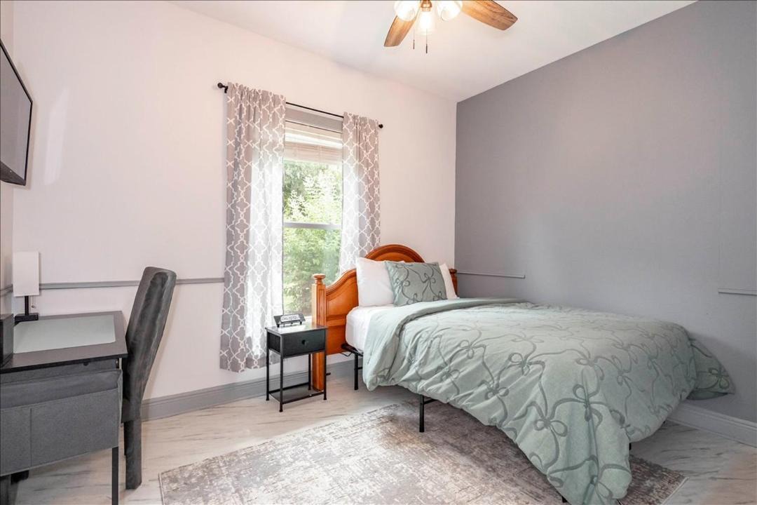 Photo of Bedroom in Lakeland Highlands
