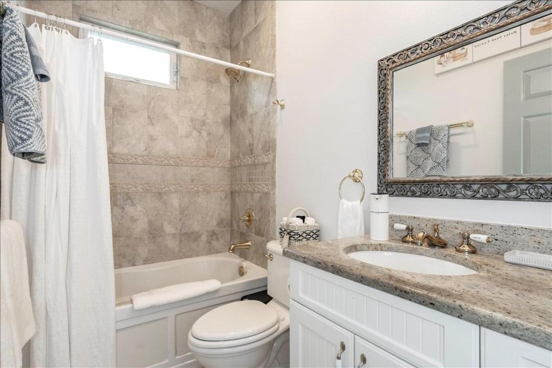 Photo of Bathroom in Lakeland Highlands