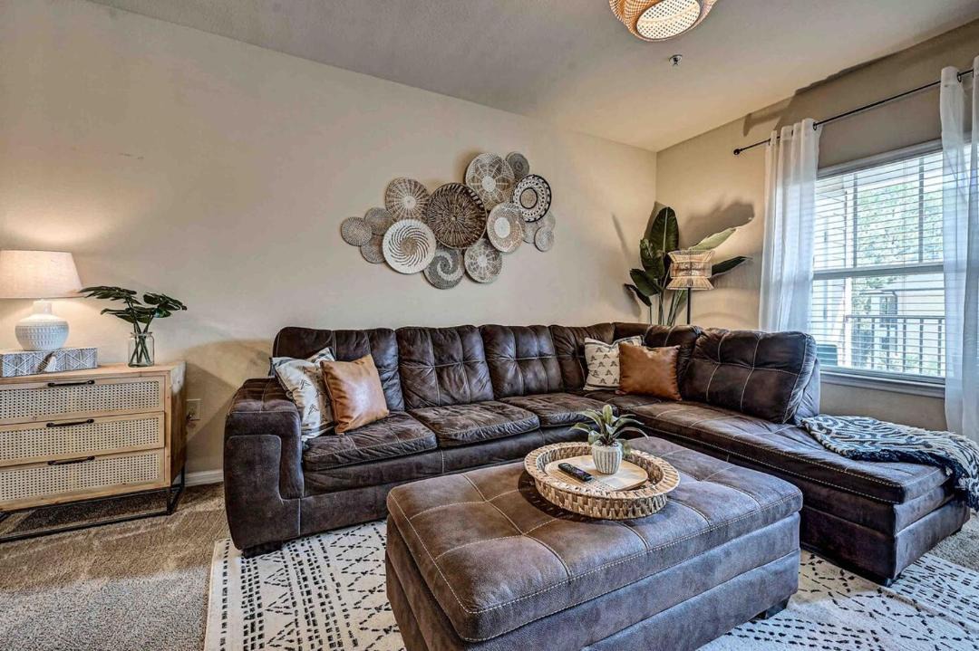 Photo of Livingroom in Northside