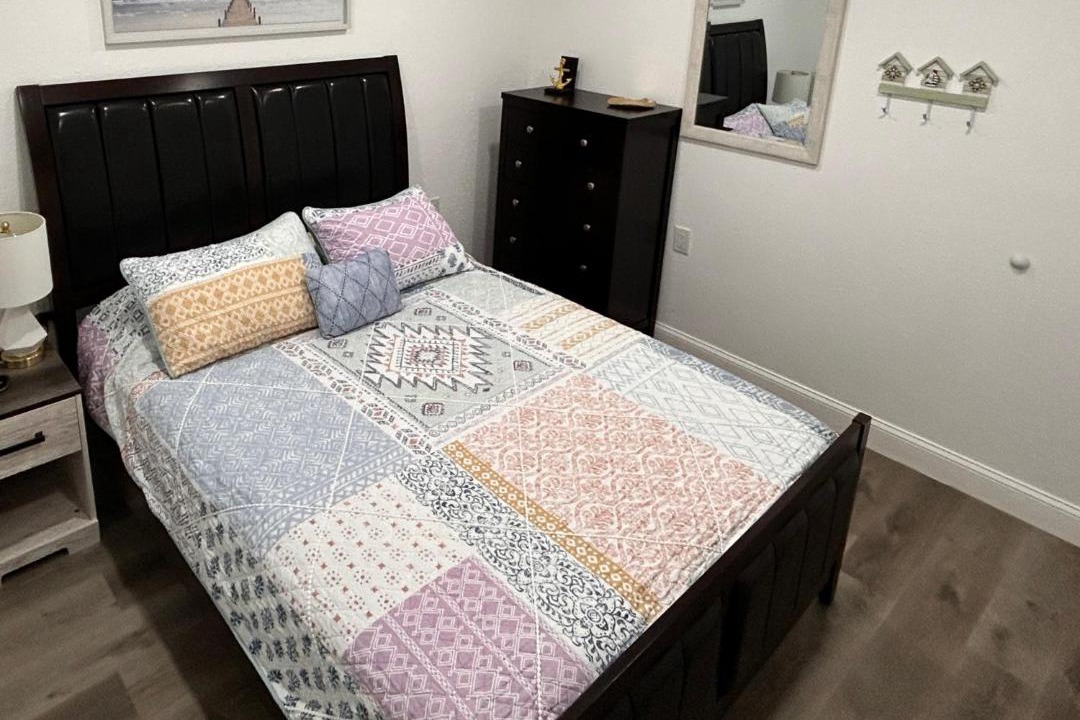Photo of Bedroom in Colonial Hills