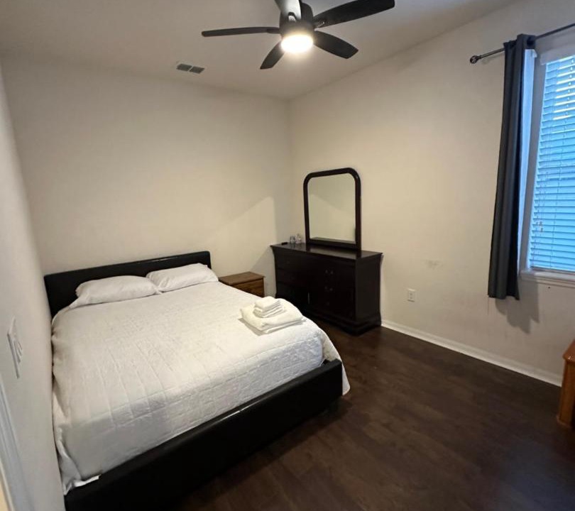 Photo of Bedroom in Azalea Park