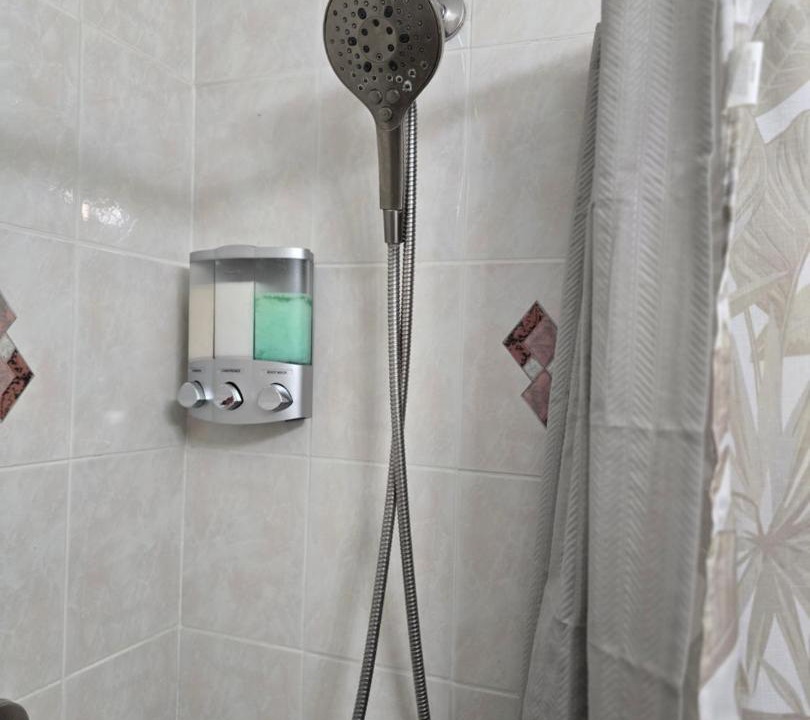 Photo of Bathroom in Pinecrest West Park