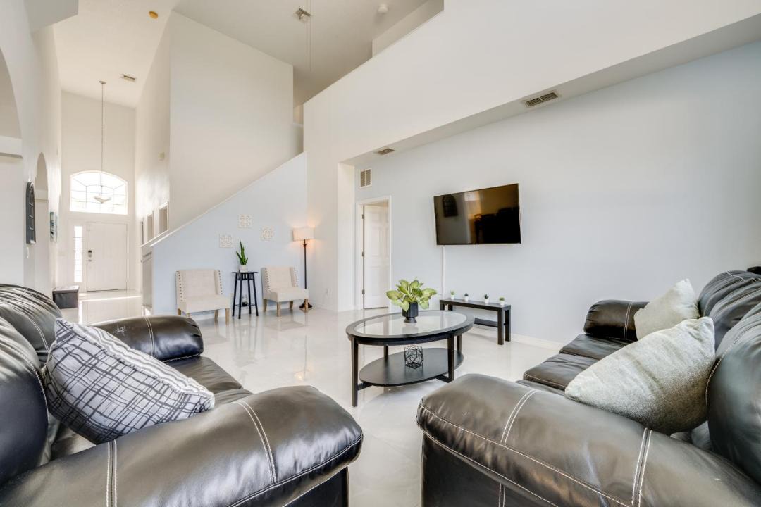 Photo of Livingroom in Crystal Cove