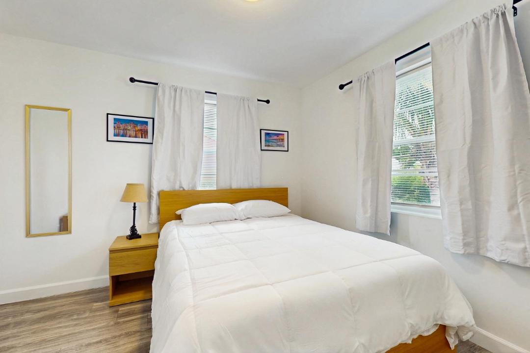 Photo of Bedroom in Riviera Beach