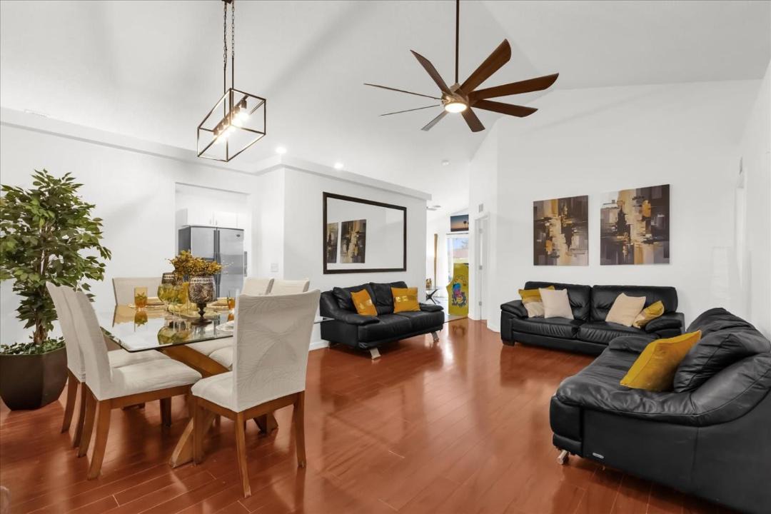 Photo of Livingroom in Florida Pines