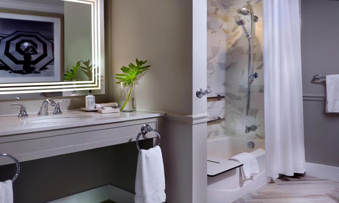 Photo of Bathroom in Vanderbilt Beach