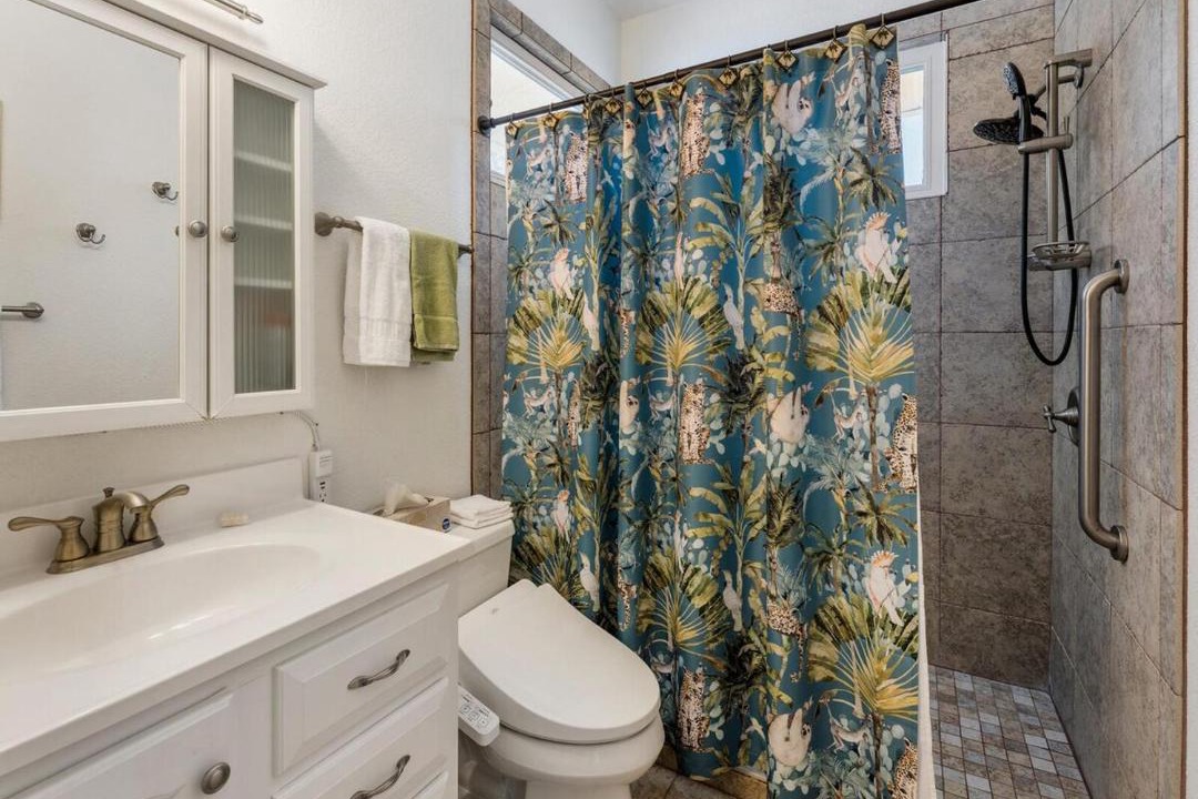 Photo of Bathroom in Longbeach Village
