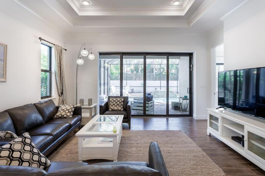 Photo of Livingroom in Naples Park
