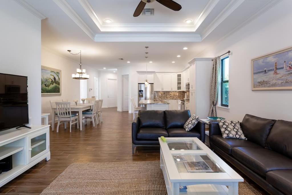 Photo of Livingroom in Naples Park
