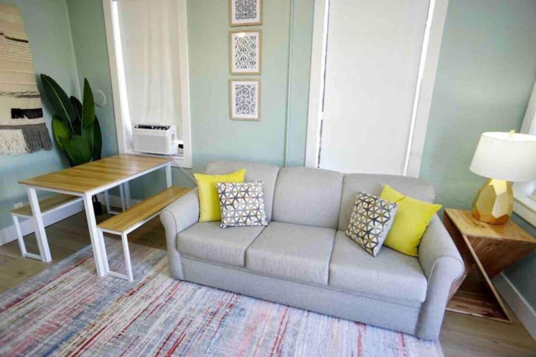 Photo of Livingroom in Smith's Memento