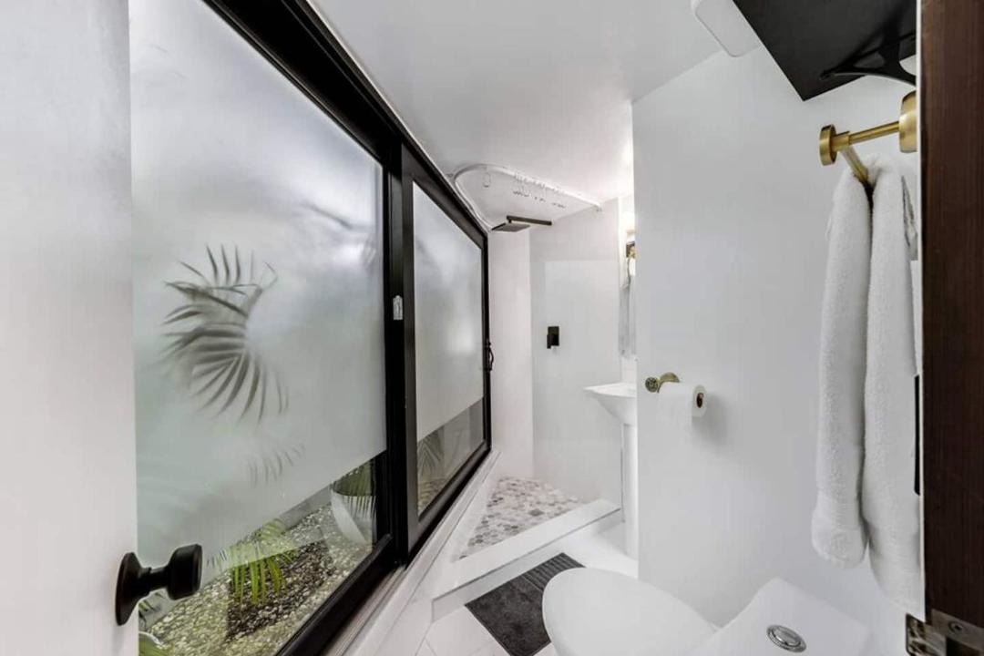 Photo of Bathroom in Colee Hammock