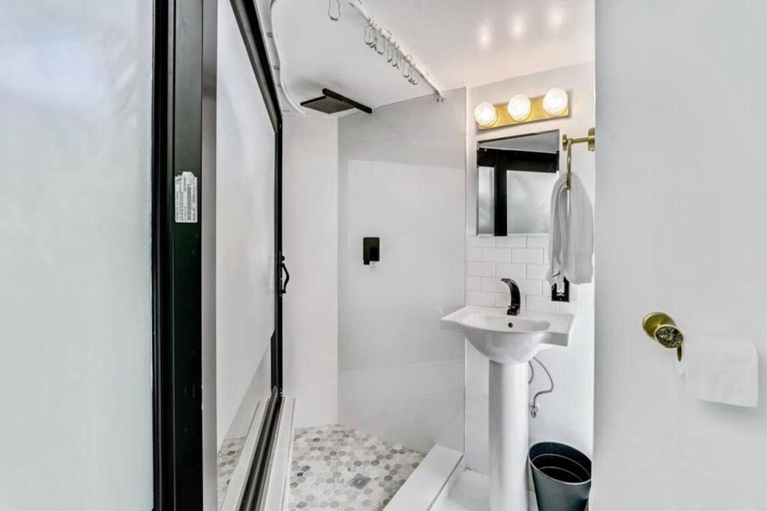 Photo of Bathroom in Colee Hammock