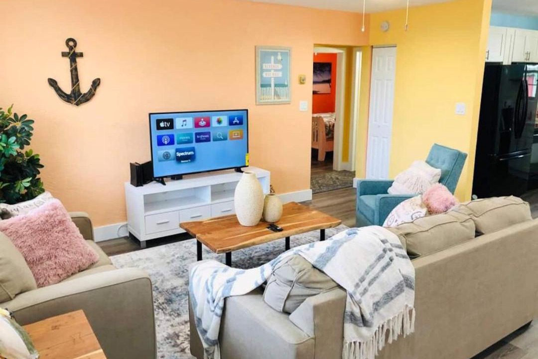 Photo of Livingroom in Smith's Memento