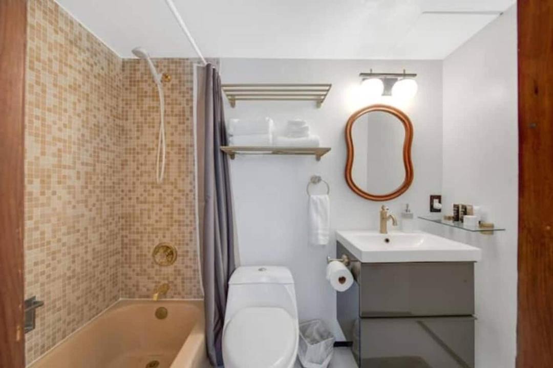 Photo of Bathroom in Colee Hammock