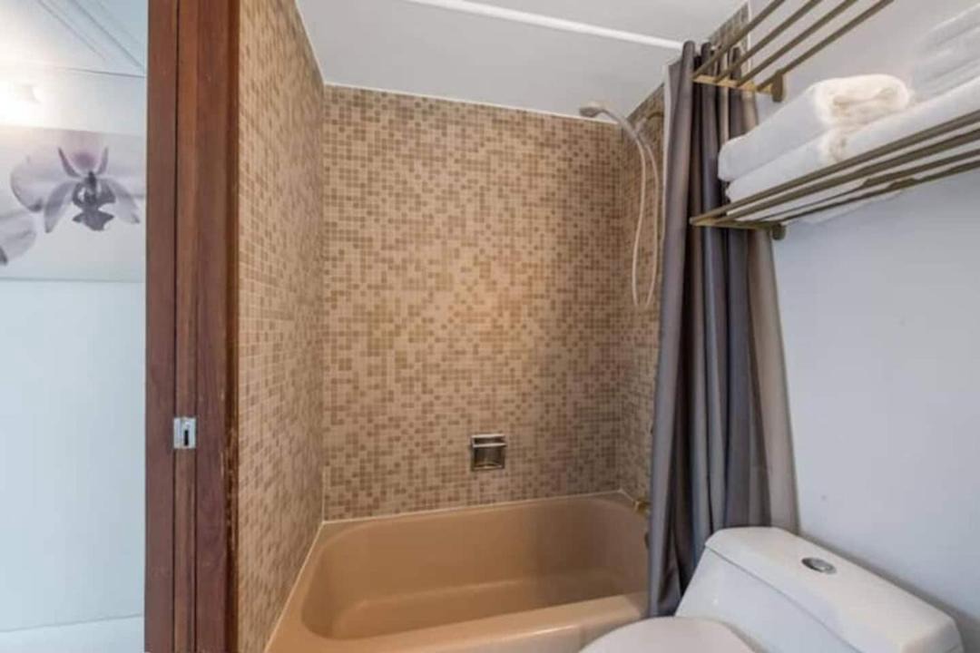 Photo of Bathroom in Colee Hammock