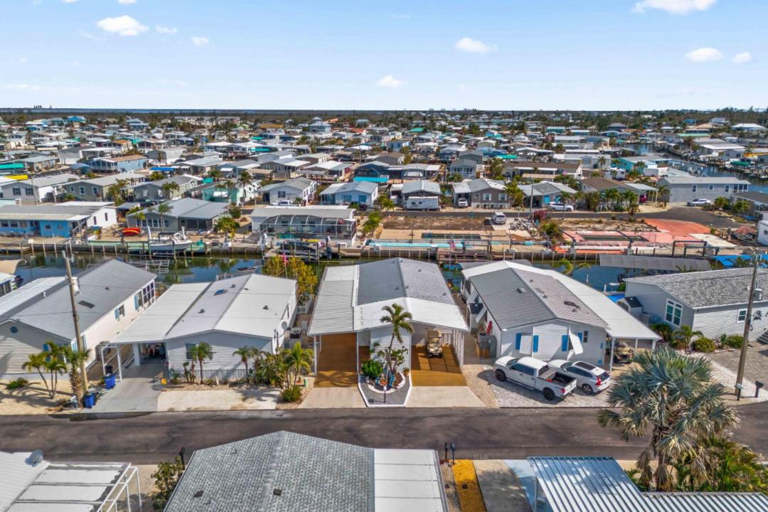 Photo of Buildings in Saint James City