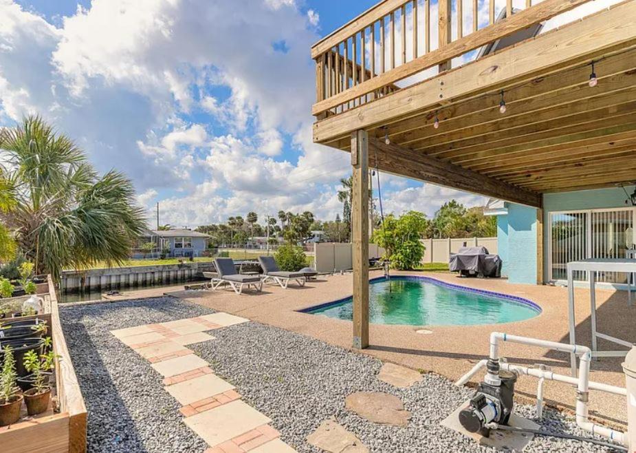 Photo of Patio Balcony in Intracoastal Homes