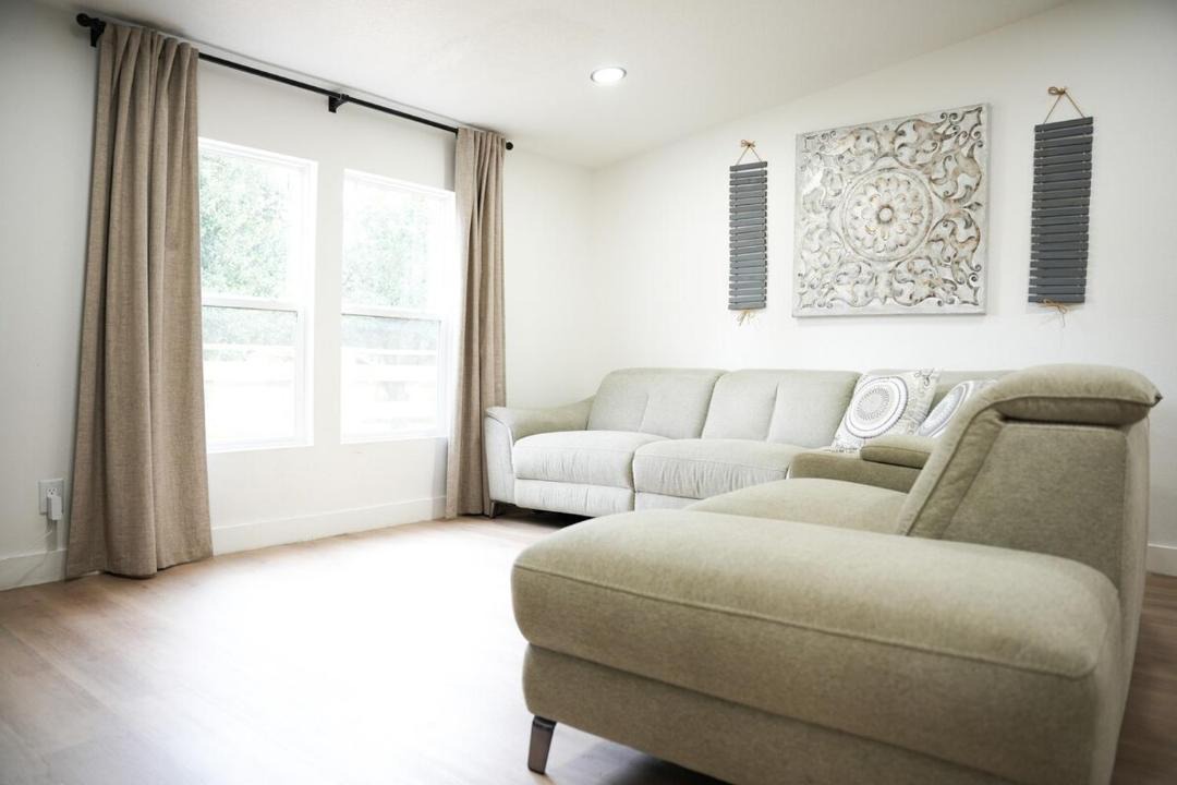 Photo of Livingroom in Wesley Chapel