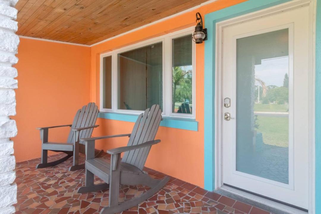Photo of Patio Balcony in Smith's Memento