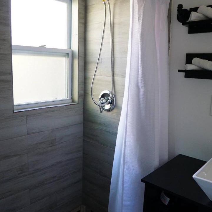 Photo of Bathroom in Carver City - Lincoln Gardens
