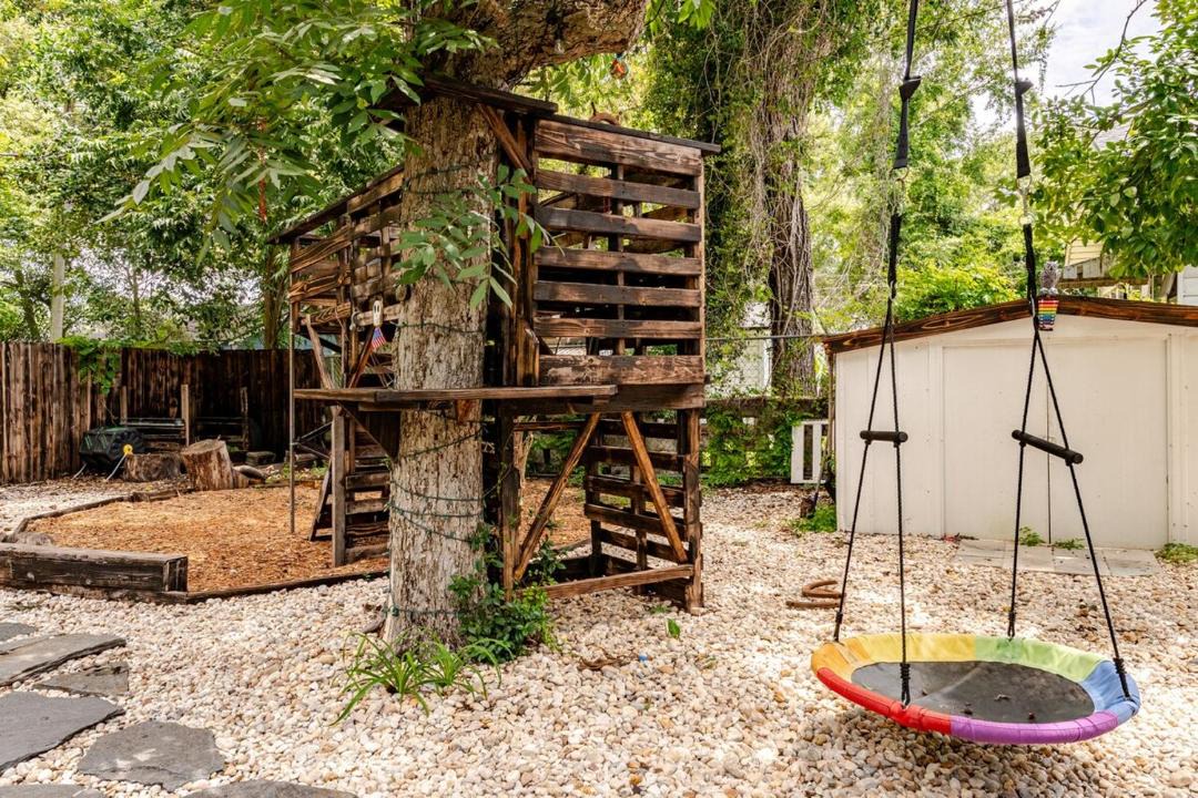 Photo of Outdoor in Five Points