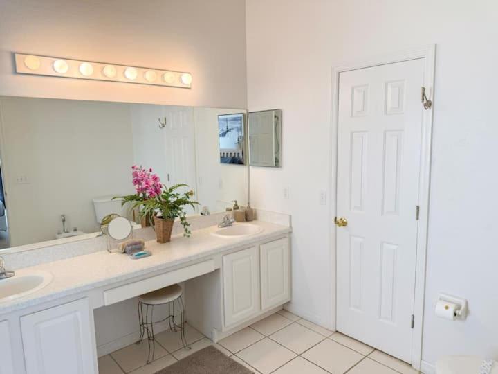 Photo of Bathroom in Bridgewater Crossing