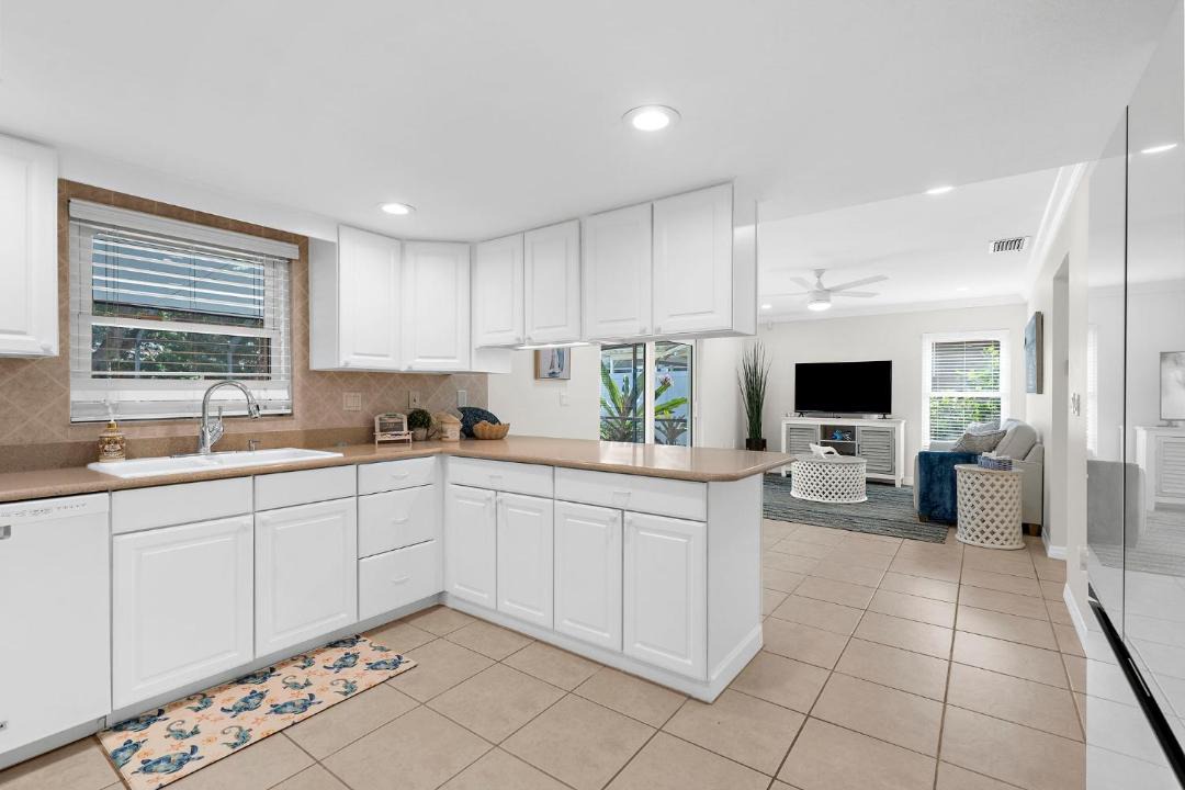 Photo of Kitchen in South Gate Ridge