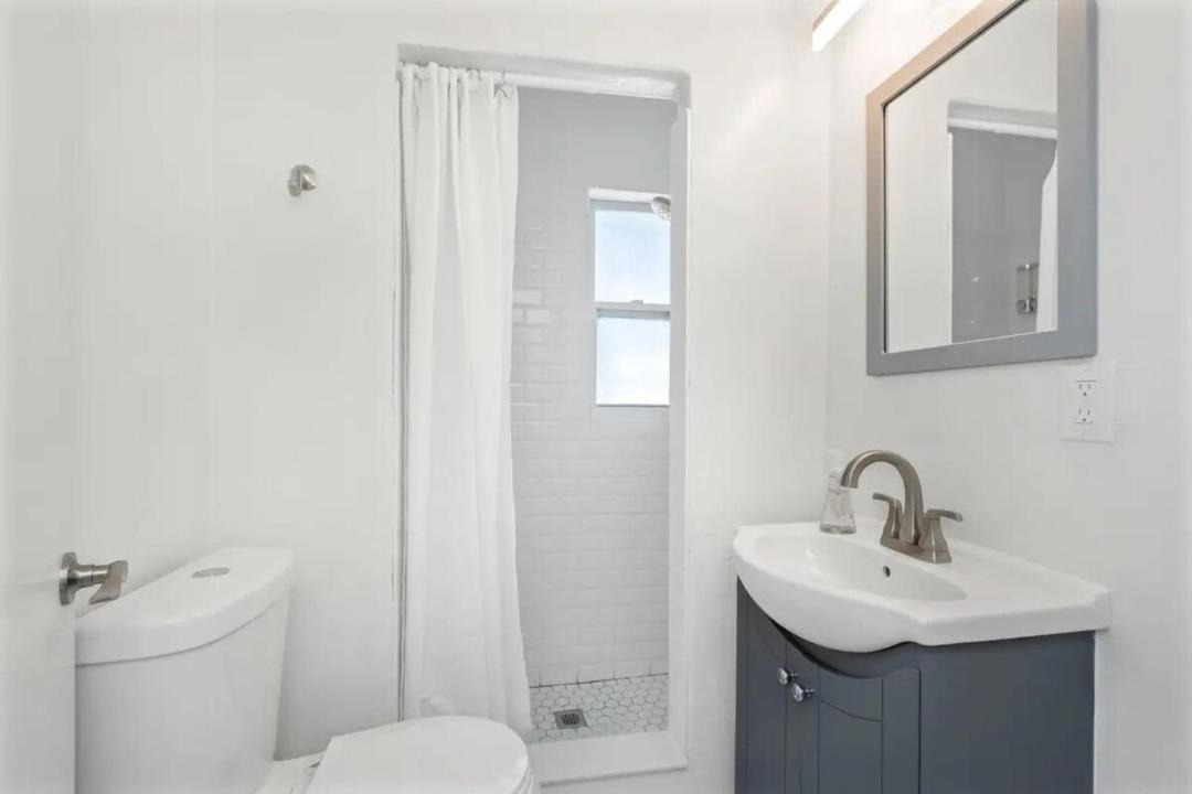 Photo of Bathroom in Largo