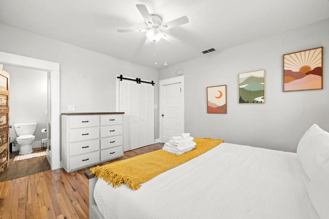 Photo of Bedroom in Dixieland