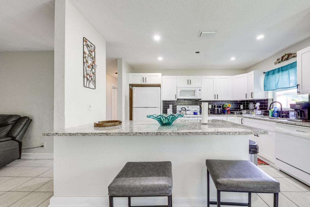 Photo of Kitchen in Lake Worth Corridor