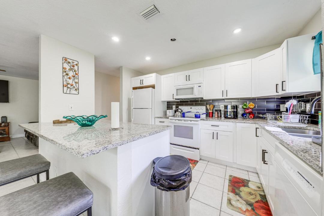 Photo of Kitchen in Lake Worth Corridor