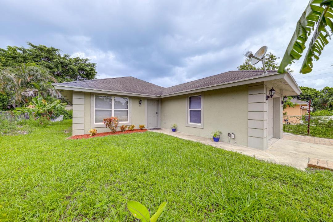 Photo of Others in Lake Worth Corridor