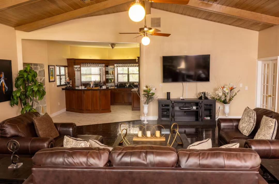 Photo of Livingroom in Fairvilla
