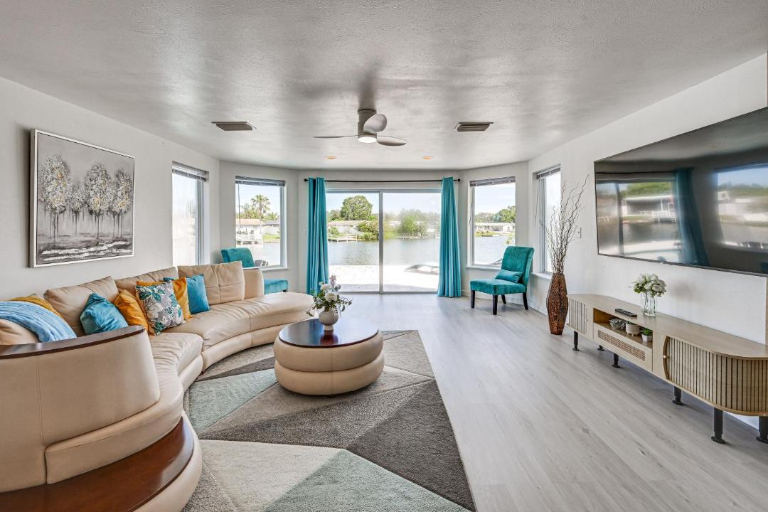 Photo of Livingroom in Tahitian Homes