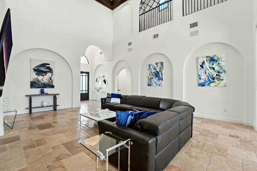 Photo of Livingroom in Connors