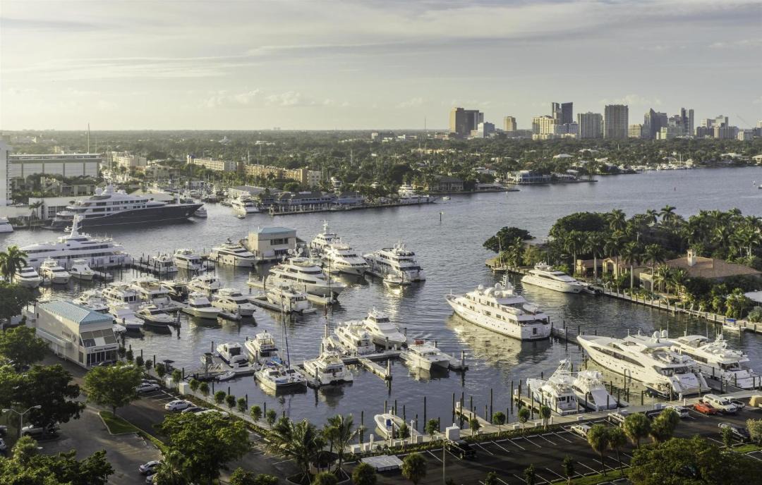 Photo of Others in 17th Street Causeway