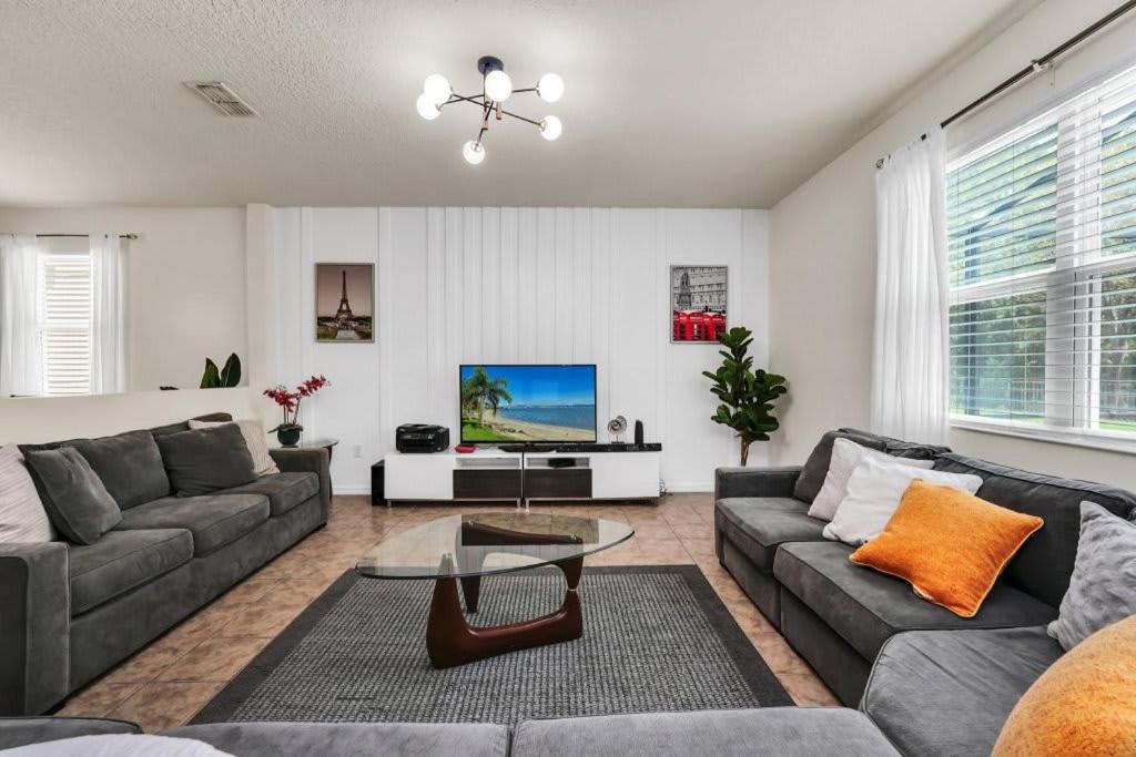 Photo of Livingroom in Crystal Cove