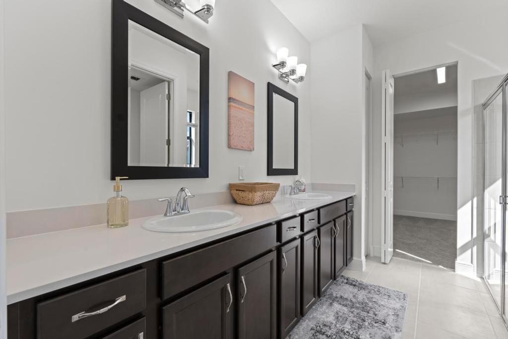 Photo of Bathroom in Hunt Club