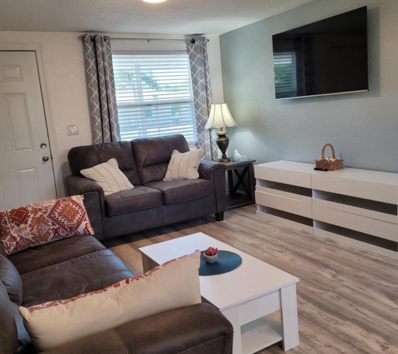 Photo of Livingroom in Englewood