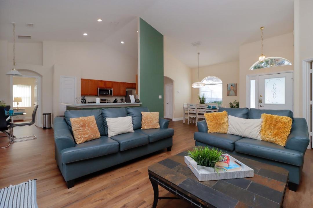 Photo of Livingroom in Orange Tree