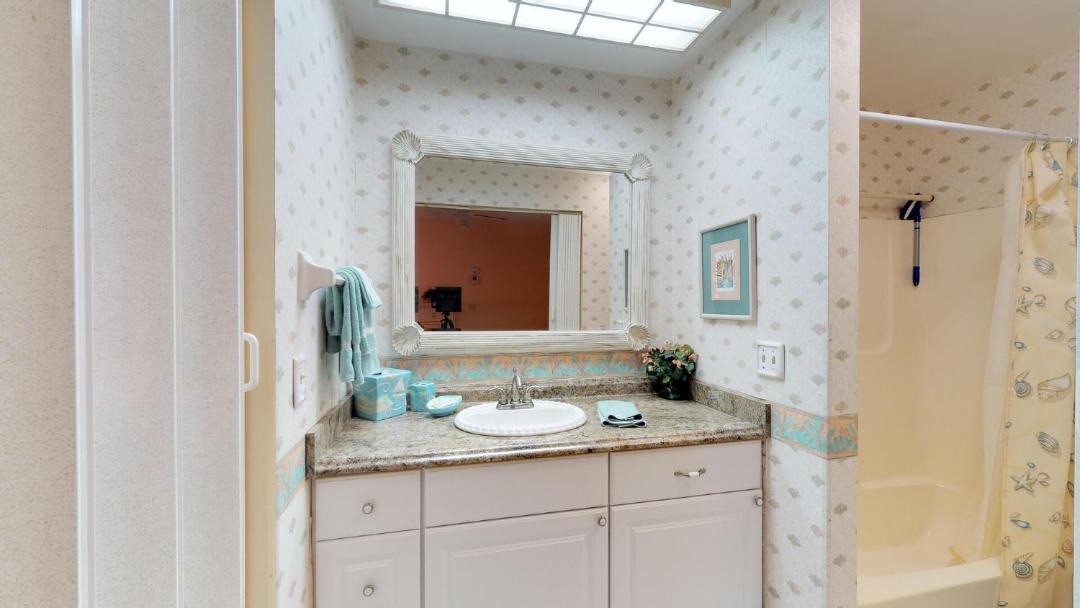 Photo of Bathroom in Isles of Capri