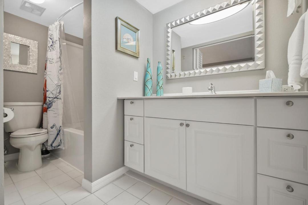 Photo of Bathroom in Isles of Capri