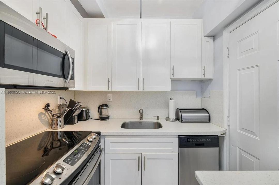 Photo of Kitchen in Mid Beach