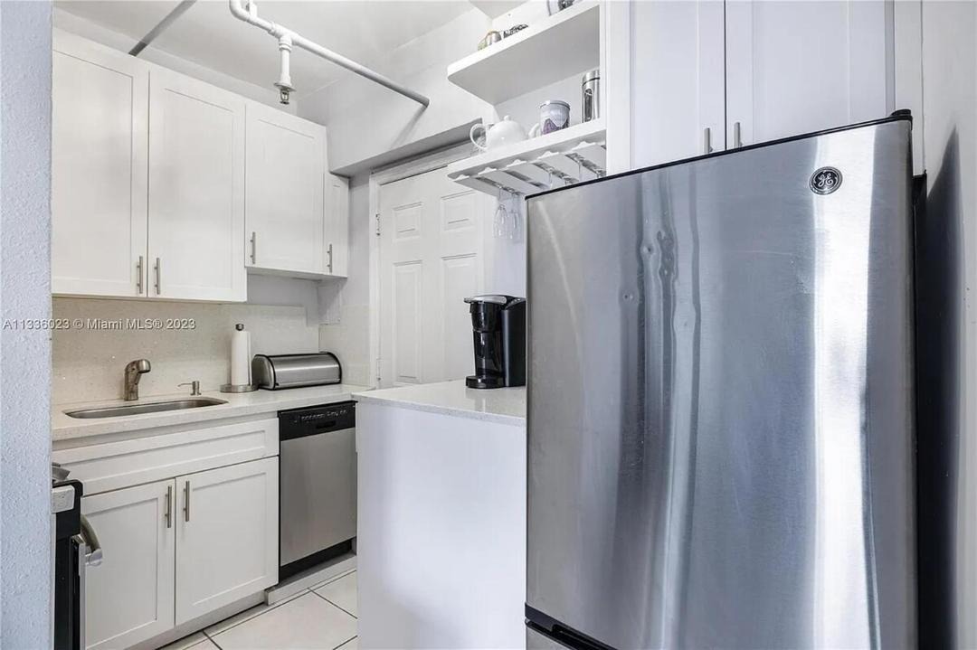 Photo of Kitchen in Mid Beach