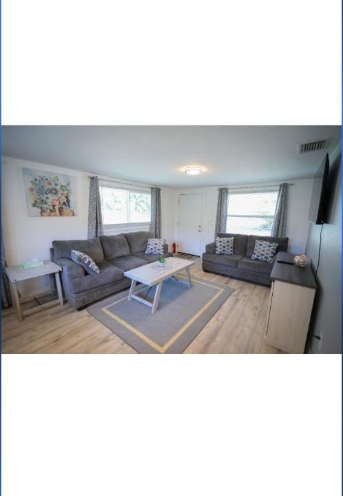 Photo of Livingroom in Englewood