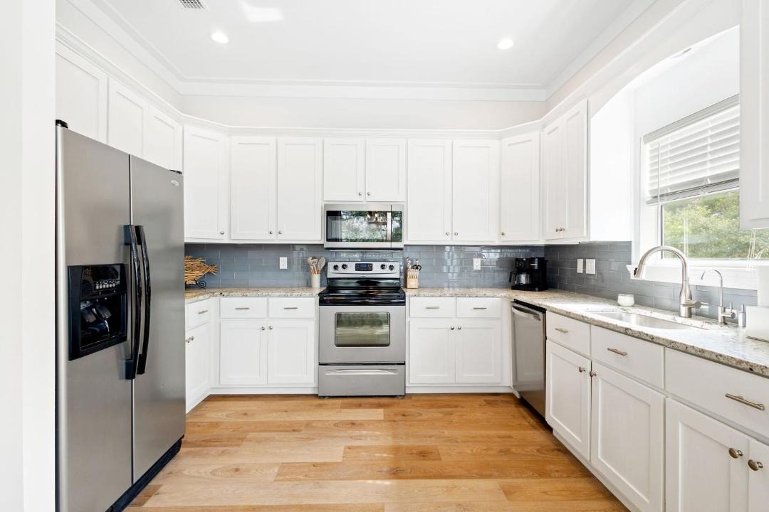 Photo of Kitchen in White's Gulfview