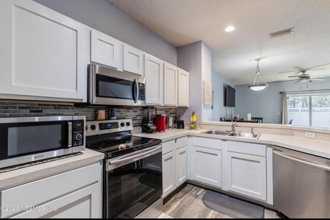 Photo of Kitchen in OakLeaf Plantation